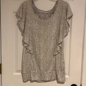 Super comfortable maternity top.